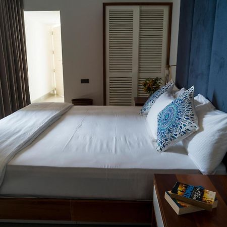 Four Petals Inn โคลอมโบ ภายนอก รูปภาพ