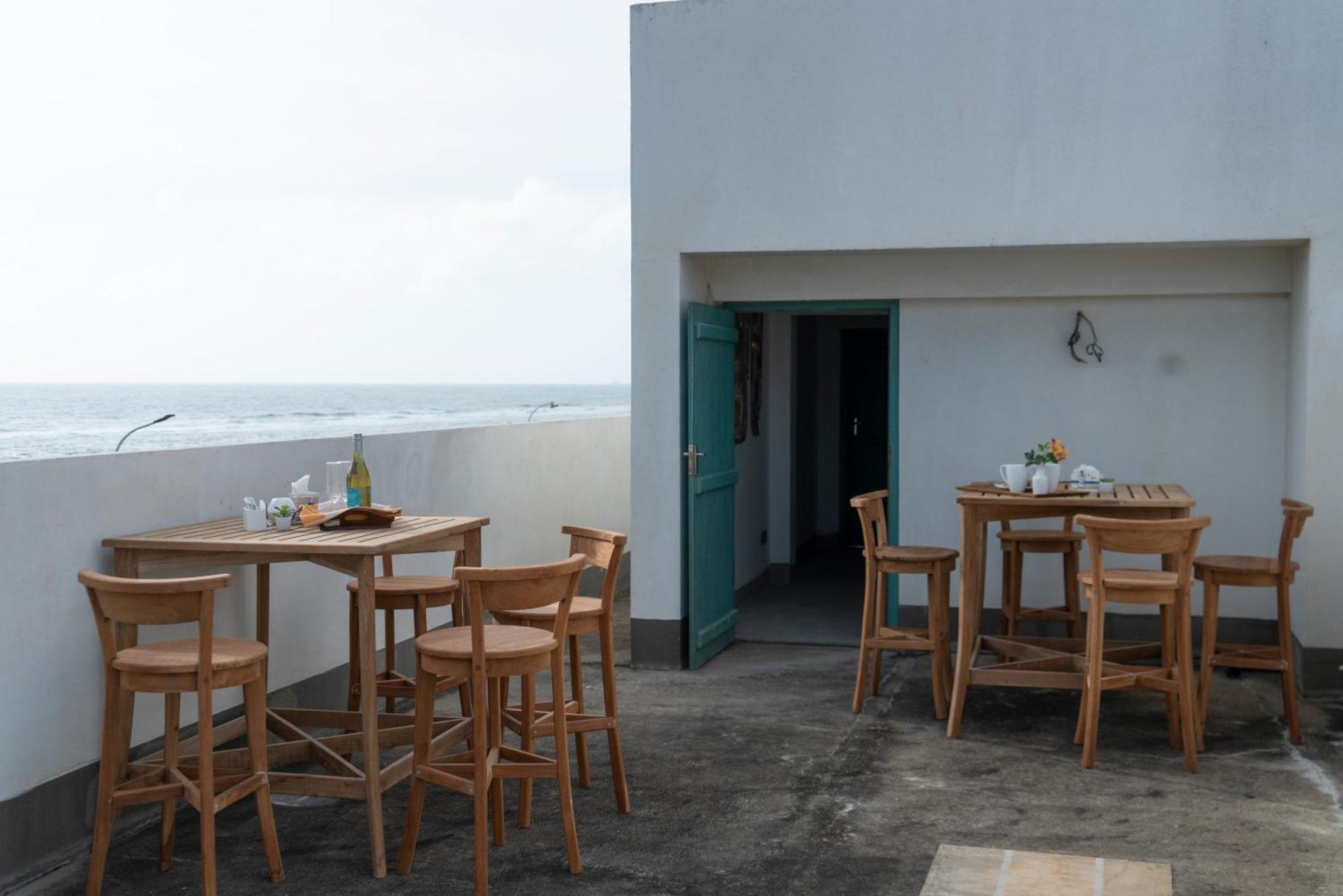 Four Petals Inn โคลอมโบ ภายนอก รูปภาพ