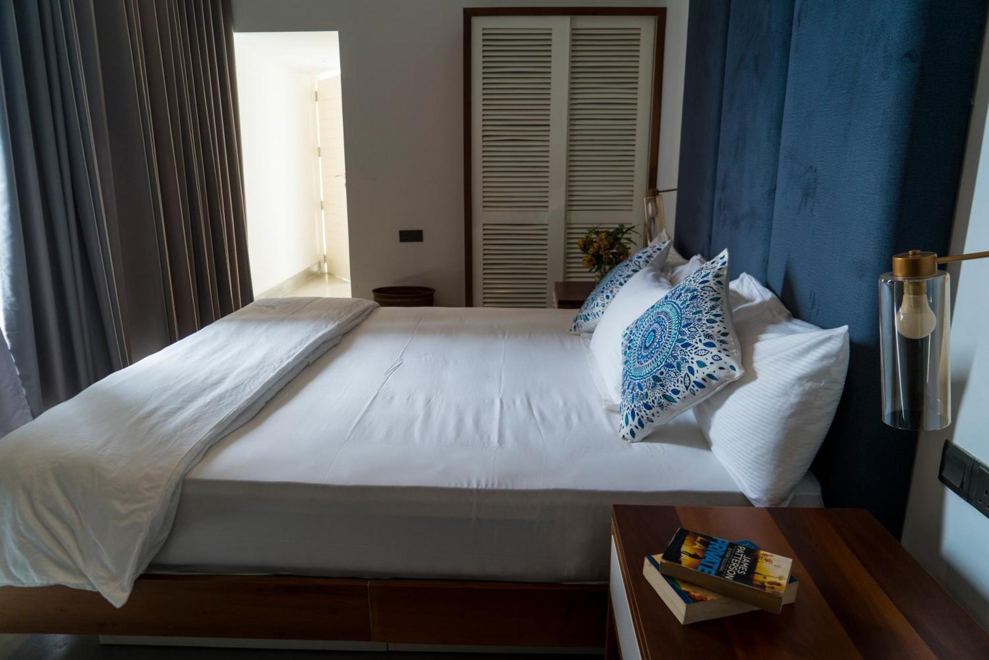 Four Petals Inn โคลอมโบ ภายนอก รูปภาพ