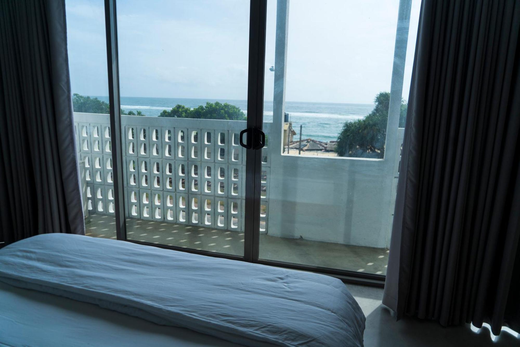 Four Petals Inn โคลอมโบ ภายนอก รูปภาพ