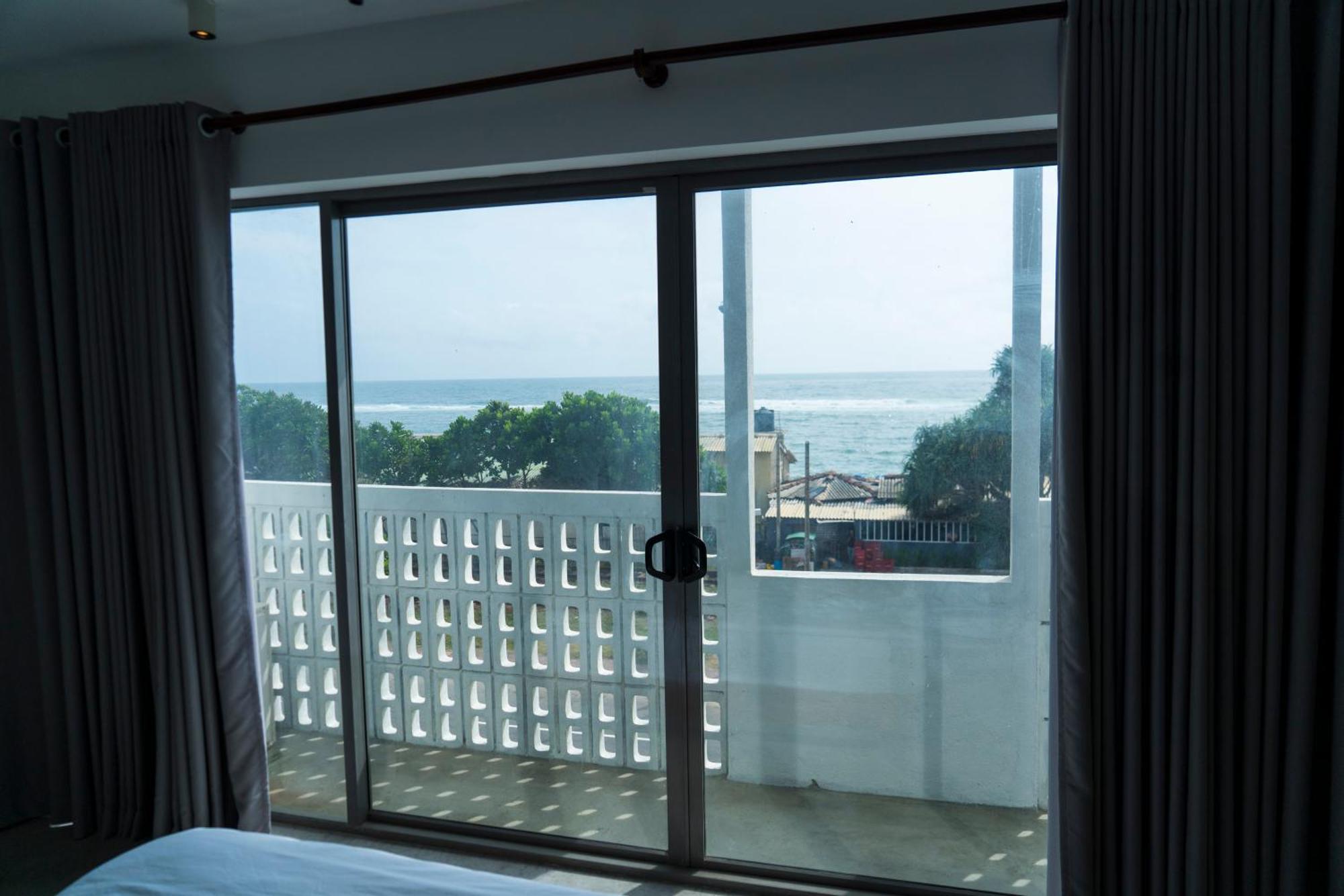 Four Petals Inn โคลอมโบ ภายนอก รูปภาพ