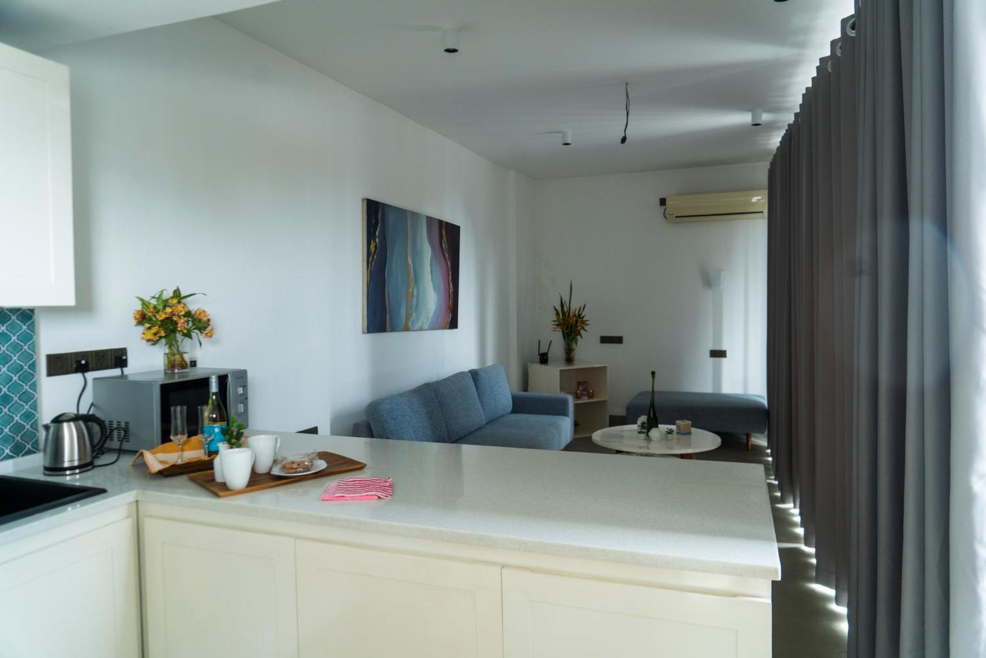 Four Petals Inn โคลอมโบ ภายนอก รูปภาพ