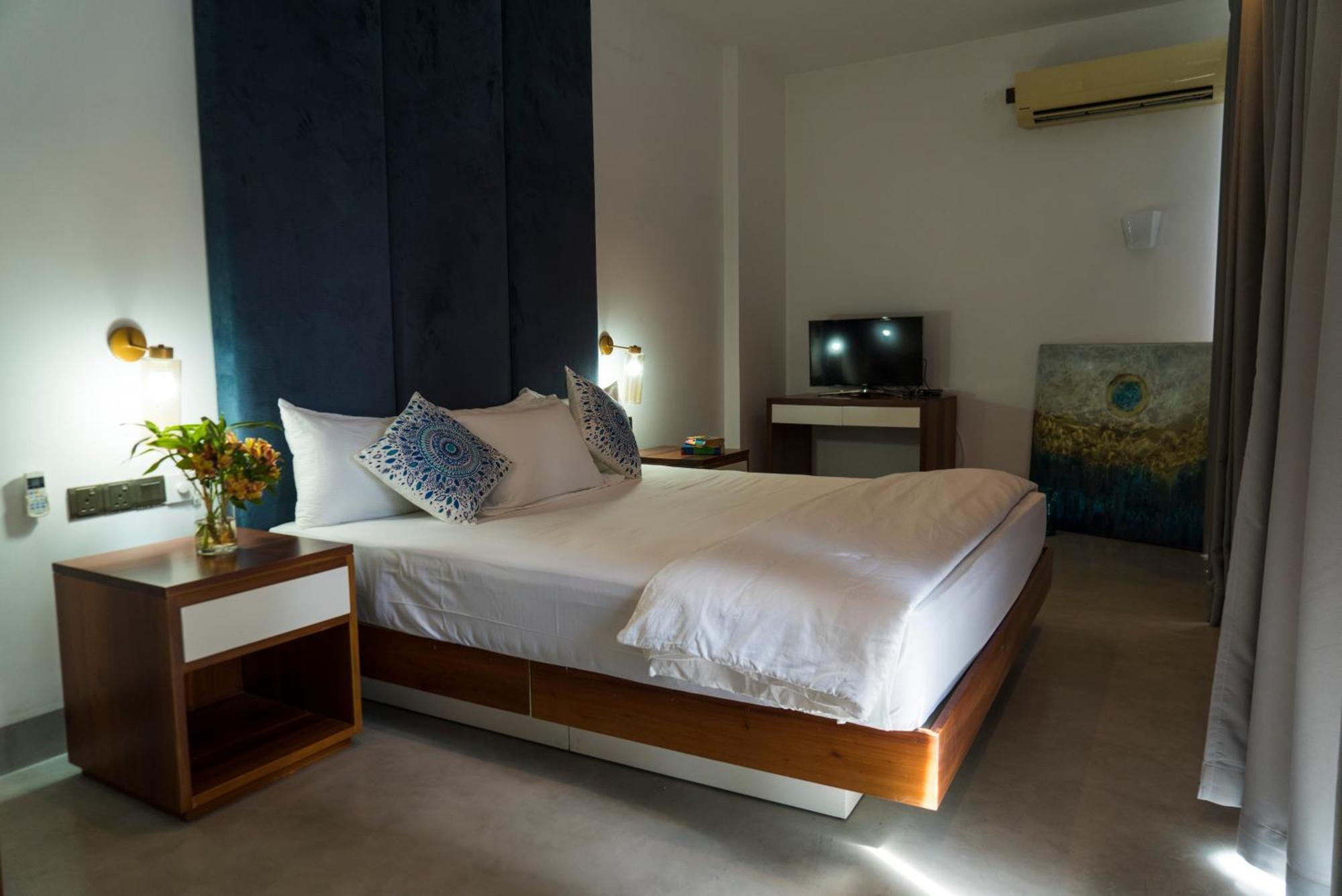 Four Petals Inn โคลอมโบ ภายนอก รูปภาพ