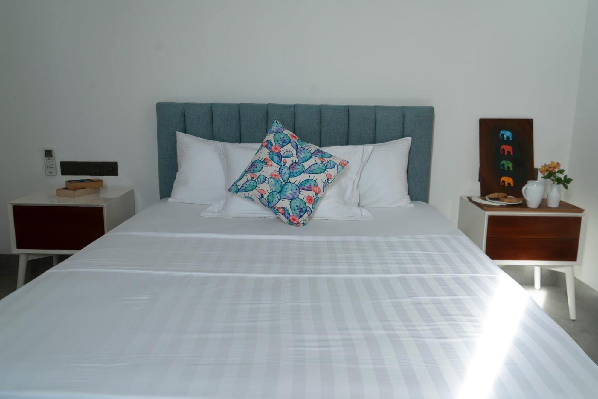 Four Petals Inn โคลอมโบ ภายนอก รูปภาพ