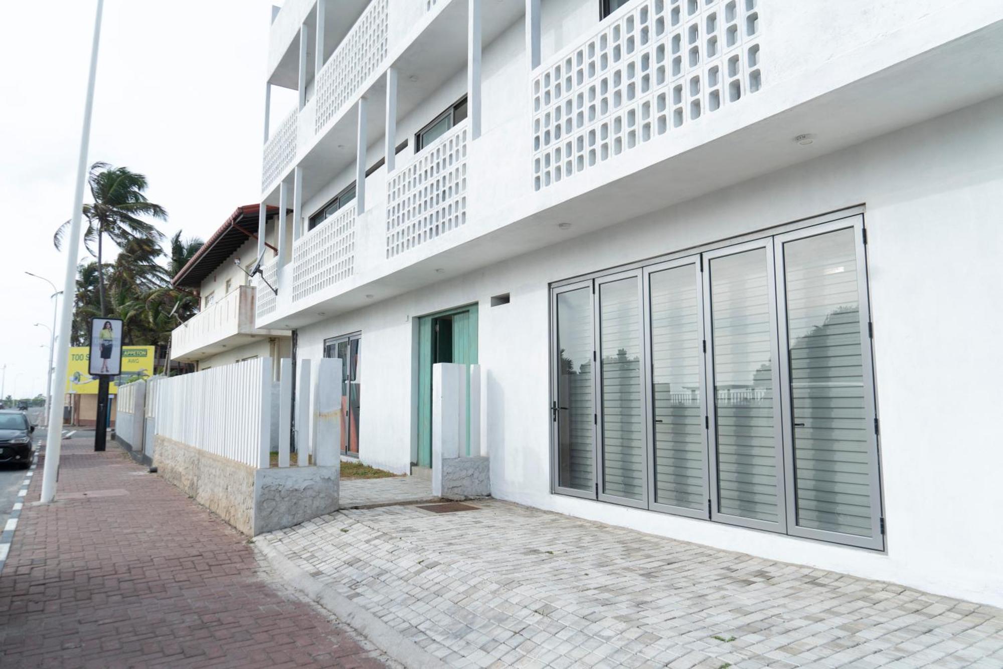 Four Petals Inn โคลอมโบ ภายนอก รูปภาพ