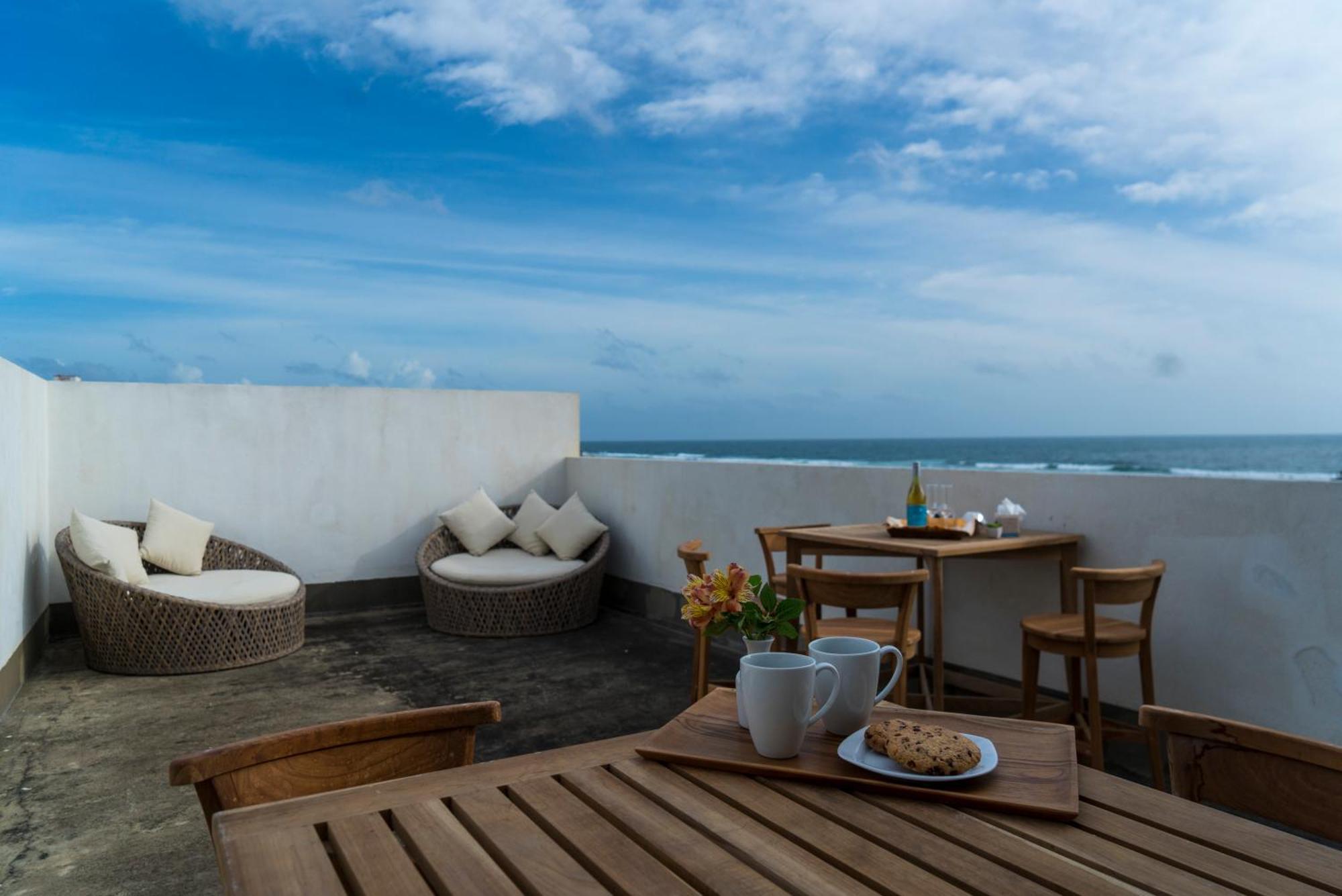 Four Petals Inn โคลอมโบ ภายนอก รูปภาพ