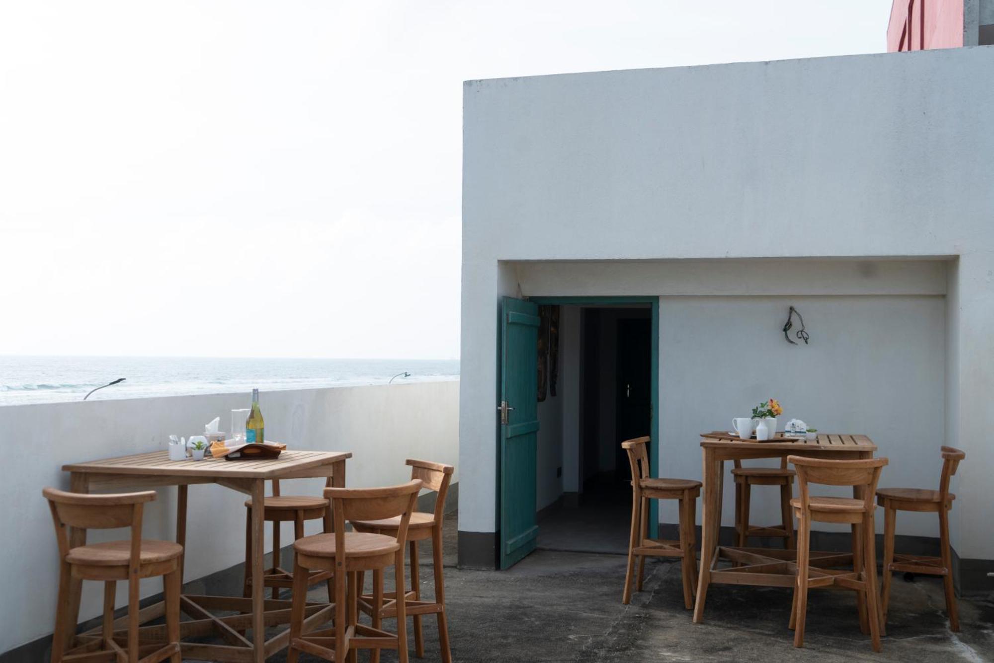 Four Petals Inn โคลอมโบ ภายนอก รูปภาพ