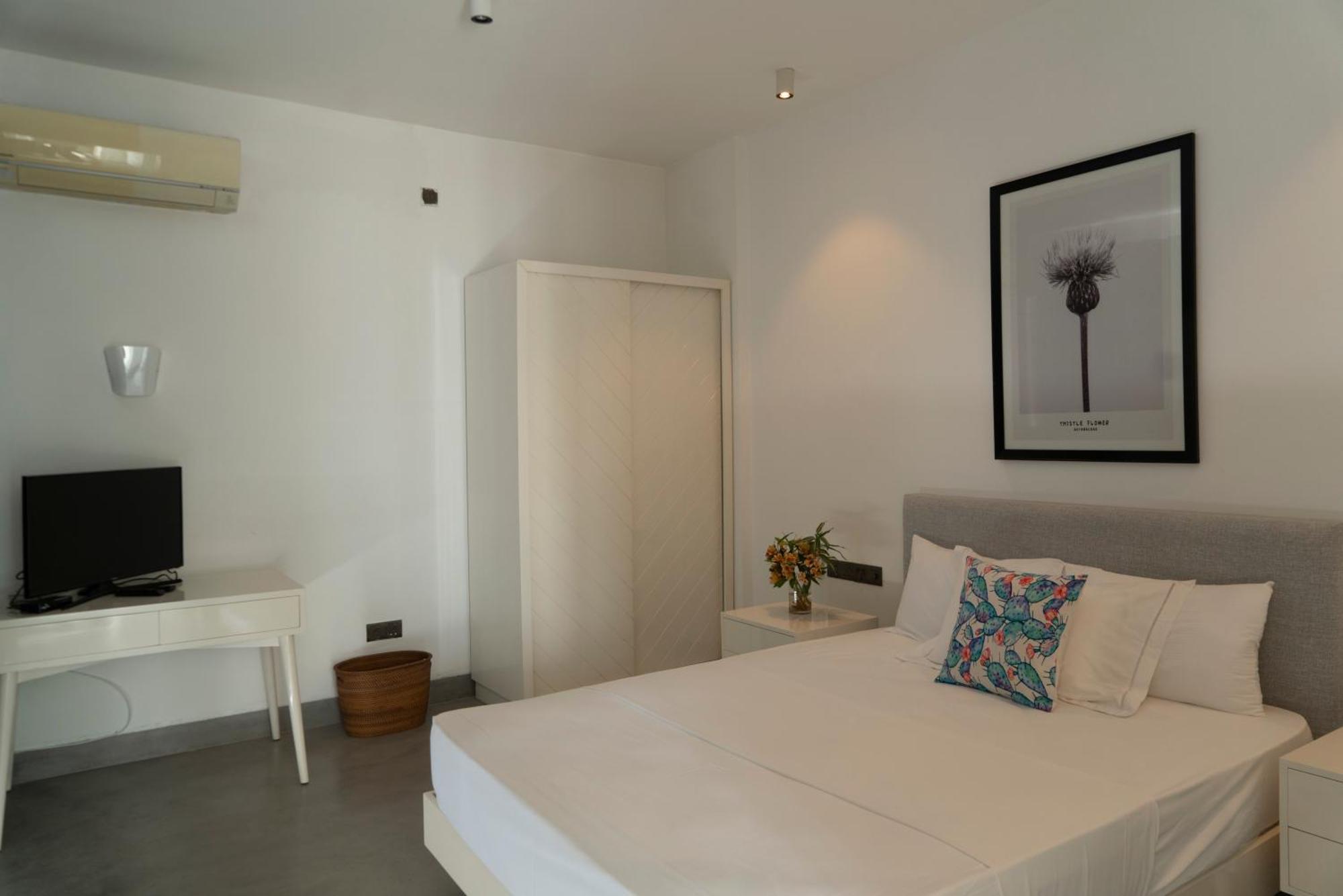 Four Petals Inn โคลอมโบ ภายนอก รูปภาพ