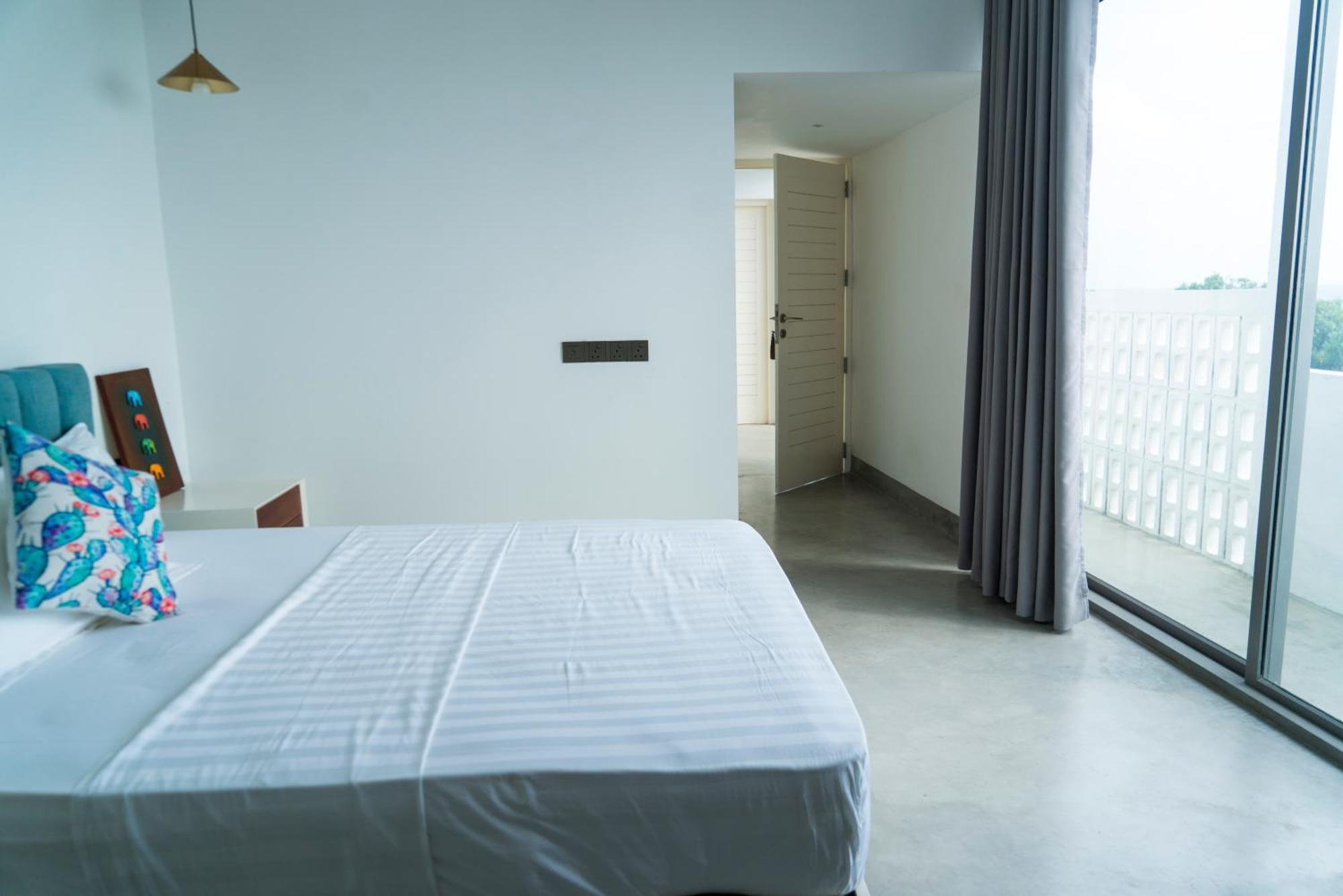 Four Petals Inn โคลอมโบ ภายนอก รูปภาพ