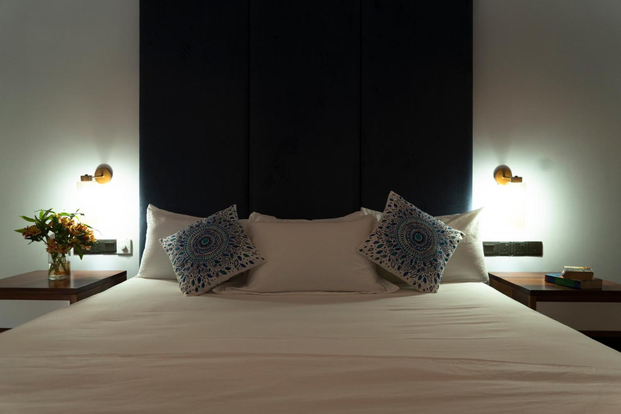 Four Petals Inn โคลอมโบ ภายนอก รูปภาพ