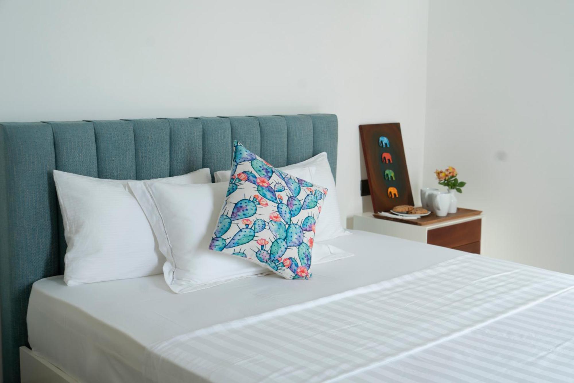 Four Petals Inn โคลอมโบ ภายนอก รูปภาพ