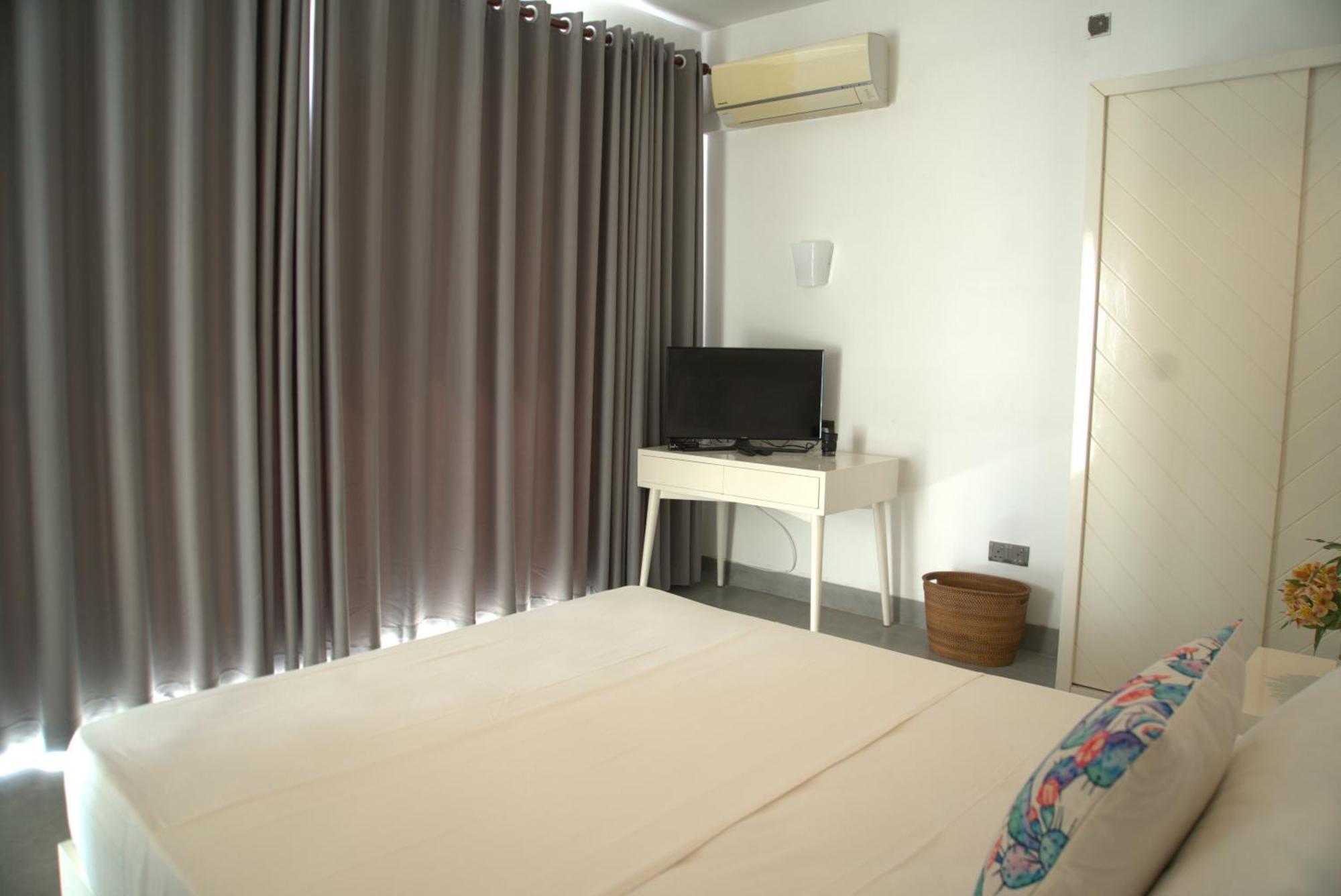 Four Petals Inn โคลอมโบ ภายนอก รูปภาพ