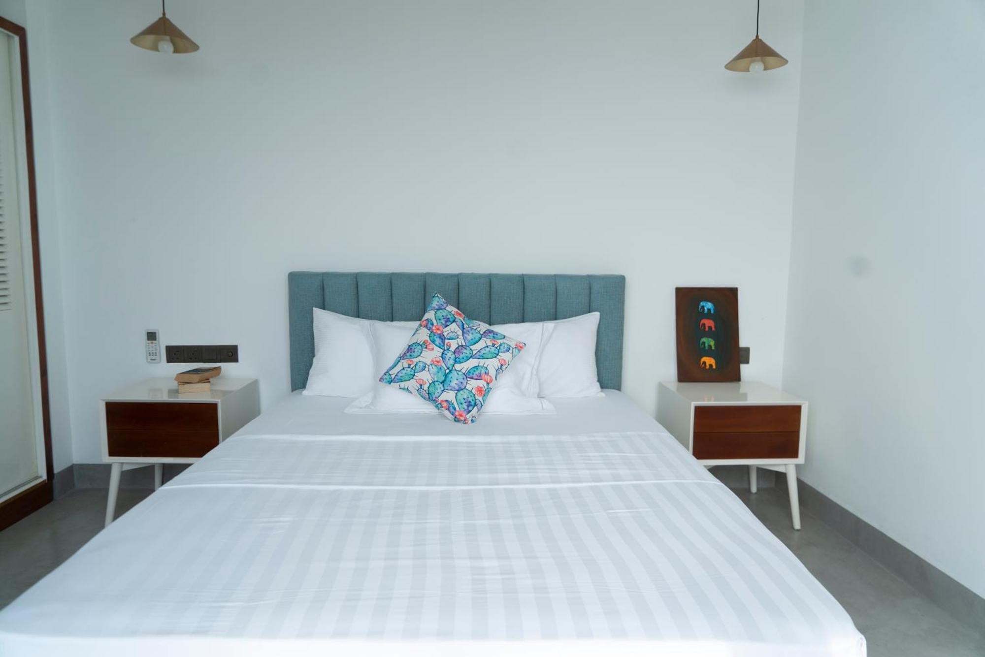 Four Petals Inn โคลอมโบ ภายนอก รูปภาพ