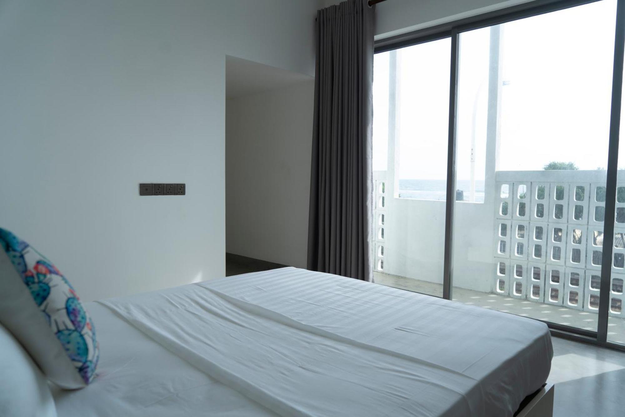 Four Petals Inn โคลอมโบ ภายนอก รูปภาพ